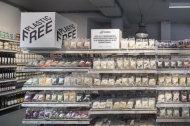 Первый в мире прилавок с продуктами без пластиковой упаковки открыла сеть Ekoplaza. Первый в мире прилавок с продуктами без пластиковой упаковки открыла сеть Ekoplaza.